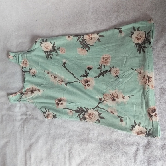 Mint cherry blossom tank top - Picture 2 of 2